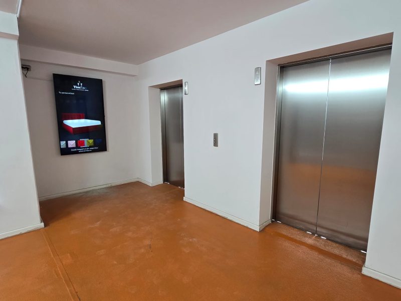 Reteaua Digitala DOOH Indoor - Olimpia Parking etaj 2 – Parcare Aeroportul Otopeni
