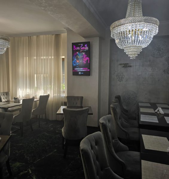 Reteaua Digitala DOOH Indoor - Chalet Jolie Sinaia