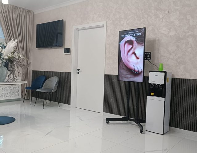Cum atragi mai mulți clienți în sezonul estival cu Rețeaua Digitală Indoor EkoGroup
