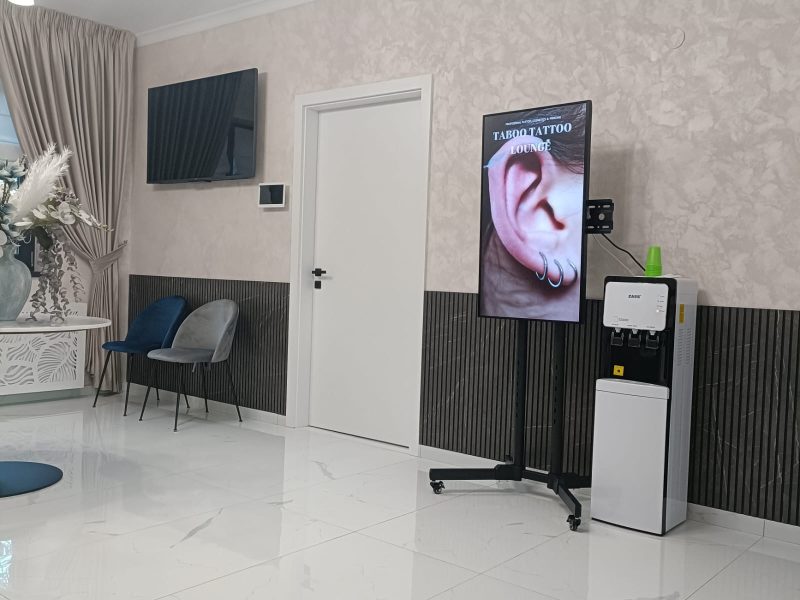 Cum atragi mai mulți clienți în sezonul estival cu Rețeaua Digitală Indoor EkoGroup